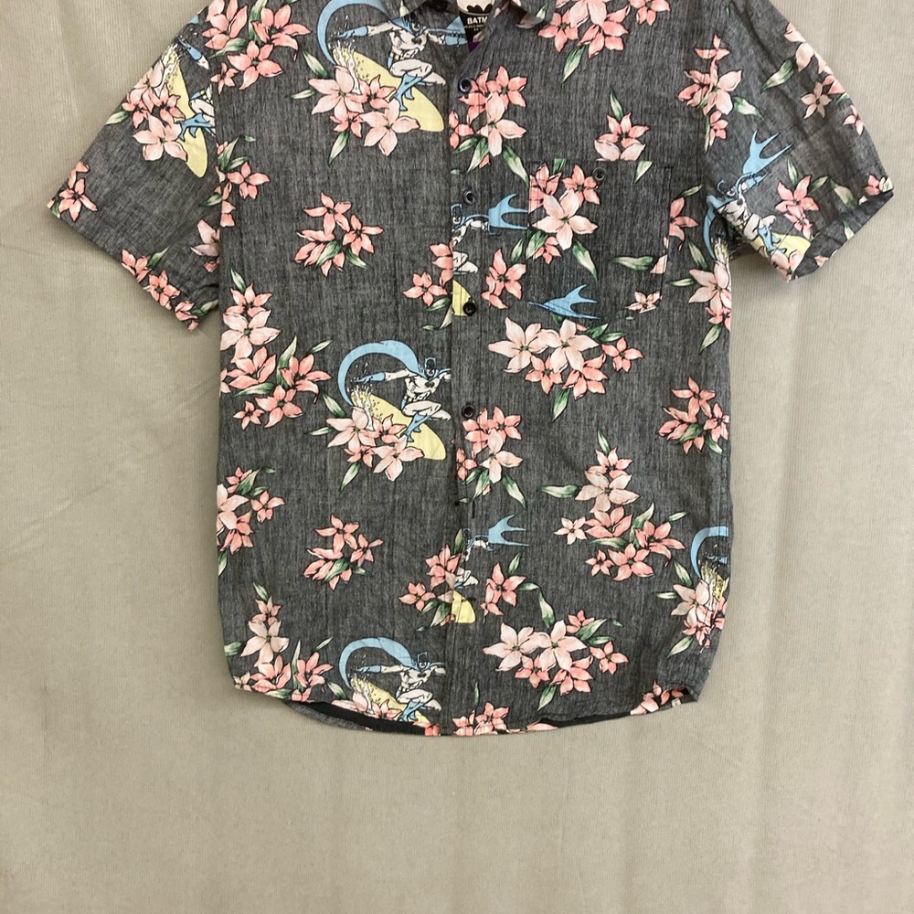 Batman Black and Pink Casual Button Down Shirt with Floral Design mens small